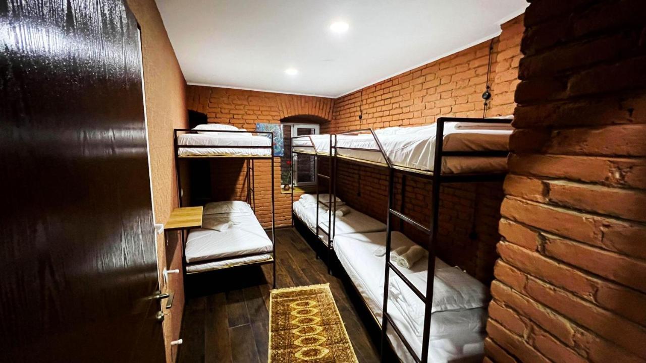 Hostel Pirosmani Tbilissi Extérieur photo