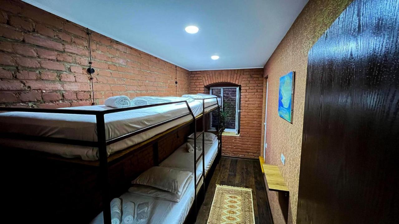 Hostel Pirosmani Tbilissi Extérieur photo